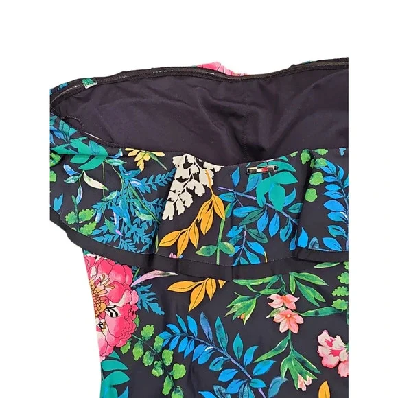 $118 Tommy Hilfiger Ruffle Strapless One-Piece Swimsuit Sz 8